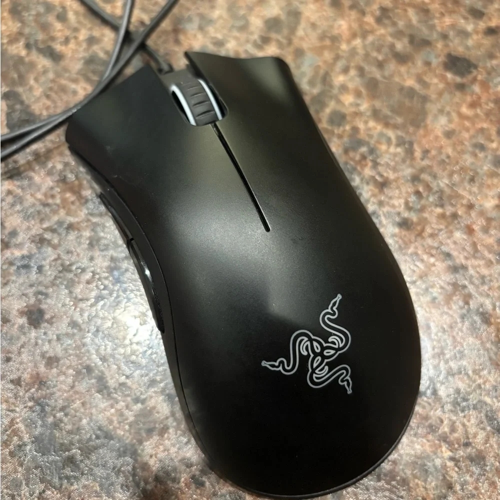 Razer POWER UP BUNDLE V2 DEATHADDER Wired Optical Gaming Mouse - Black RZ01-0385